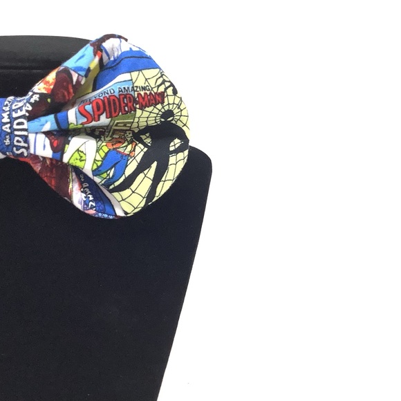 Spider Man Handcrafted Bow Tie - Comic Book Collection - Picture 6 of 15